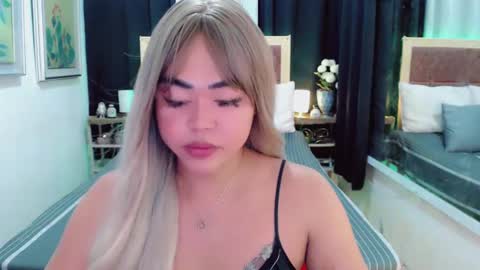 Snapshot of lustfuloffendertrina chatting on 02-02-25, 01:41 Trina online show from 02-02-25, 01:41