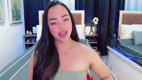 Snapshot of lustfuloffendertrina chatting on 02-05-25, 07:18 Trina online show from 02-05-25, 07:18