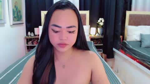 Snapshot of lustfuloffendertrina chatting on 02-05-25, 01:22 Trina online show from 02-05-25, 01:22