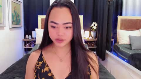 Snapshot of lustfuloffendertrina chatting on 02-12-25, 04:33 Trina online show from 02-12-25, 04:33