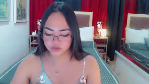 Snapshot of lustfuloffendertrina chatting on 03-04-25, 10:46 Trina online show from 03-04-25, 10:46