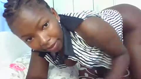 Snapshot of lustrousnerd chatting on 11-14-25, 04:11 Noreh online show from 11-14-25, 04:11