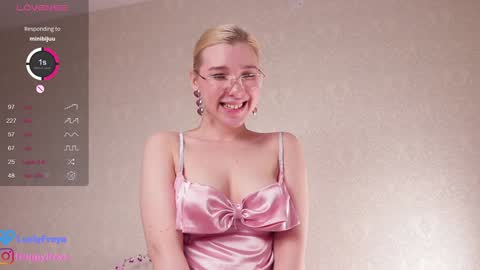 Snapshot of lusty_freya chatting on 01-08-25, 12:05 Freya    online show from 01-08-25, 12:05