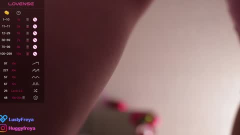 Snapshot of lusty_freya chatting on 01-10-25, 11:43 Freya    online show from 01-10-25, 11:43