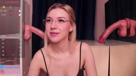 Snapshot of lusty_freya chatting on 02-13-25, 08:27 Freya    online show from 02-13-25, 08:27