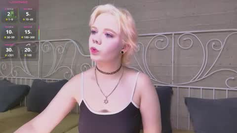 Snapshot of lustyempress chatting on 10-26-25, 04:40 SALLY online show from 10-26-25, 04:40