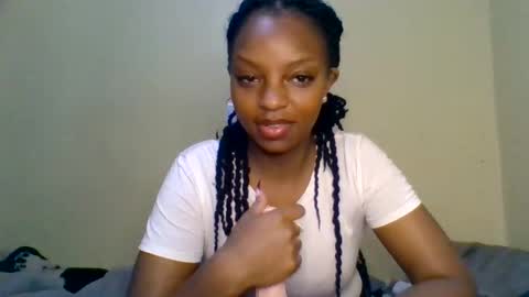 Snapshot of lustylena511 chatting on 12-21-25, 08:10 Lena online show from 12-21-25, 08:10