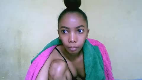 Snapshot of lutchia chatting on 09-10-25, 02:50 lutchia online show from 09-10-25, 02:50