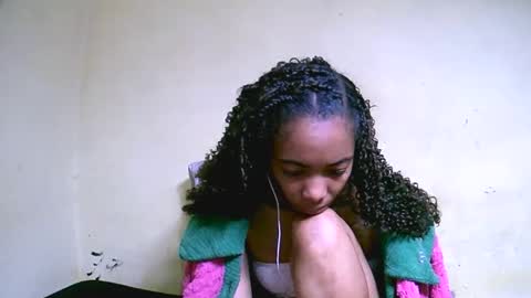 Snapshot of lutchia chatting on 09-25-25, 09:57 lutchia online show from 09-25-25, 09:57