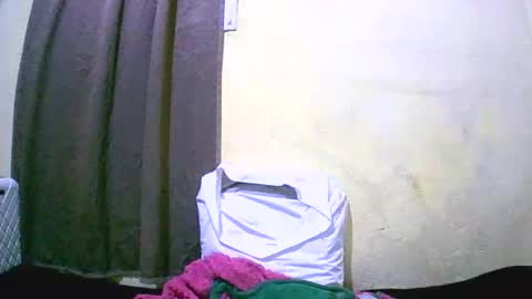 Snapshot of lutchia chatting on 10-06-25, 06:49 lutchia online show from 10-06-25, 06:49