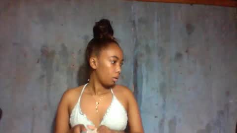 Snapshot of lutchia chatting on 12-16-25, 06:51 lutchia online show from 12-16-25, 06:51