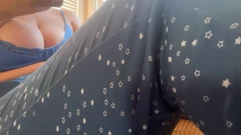 Snapshot of luuunaheartxxx chatting on 09-24-25, 06:55 luuunaheartxxx online show from 09-24-25, 06:55