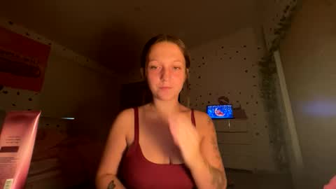 Snapshot of luvkendal chatting on 10-15-25, 03:39 luvkendal online show from 10-15-25, 03:39