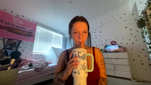 Snapshot of luvkendal chatting on 10-15-25, 09:26 luvkendal online show from 10-15-25, 09:26