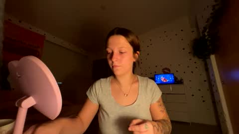 Snapshot of luvkendal chatting on 10-24-25, 03:25 luvkendal online show from 10-24-25, 03:25