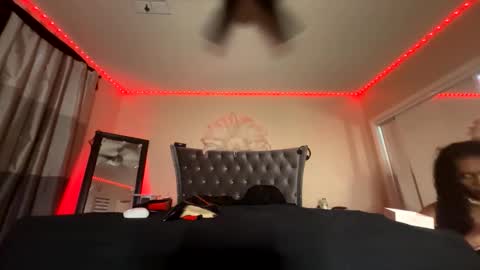 luvvlee online show from 10-17-25, 12:01