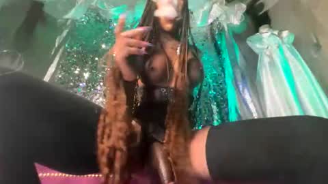 luvvlee online show from 03-29-26, 10:15