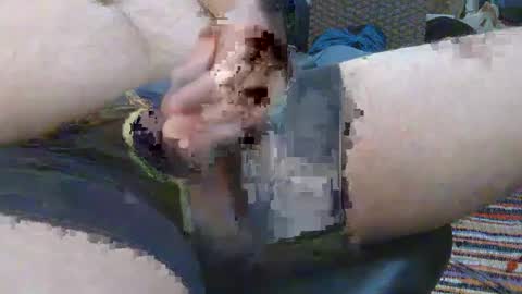 Snapshot of luvvslutss22 chatting on 10-14-25, 03:40 luvvslutss22 online show from 10-14-25, 03:40