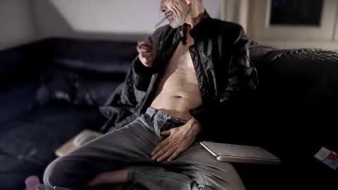 Im a   -  CAMGUY YOU  LIKE to FUCK online show from 10-28-25, 07:16