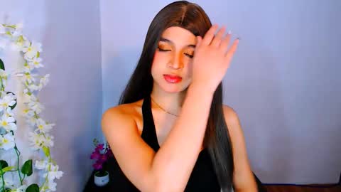 queen lux online show from 11-19-25, 12:49