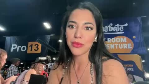 luxcher22 online show from 10-24-25, 10:17