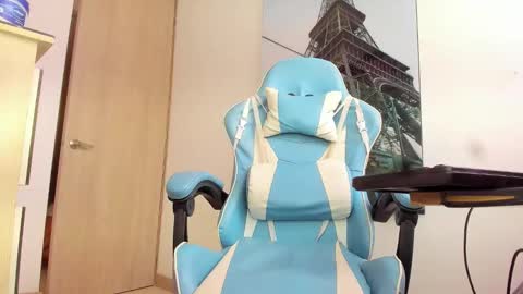 Snapshot of luxela777 chatting on 02-18-26, 04:03 SOFFSOTO777 online show from 02-18-26, 04:03