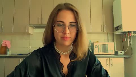 Katie online show from 09-21-25, 07:43