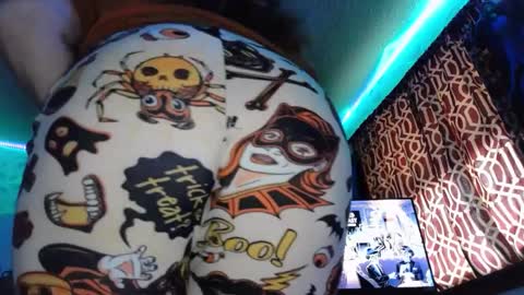 luxuriousuburbawife online show from 10-28-25, 03:04