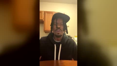 Snapshot of luzy3435 chatting on 02-18-26, 05:36 luzy3435 online show from 02-18-26, 05:36