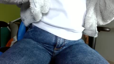 Snapshot of luzzy_cam chatting on 12-17-24, 11:16 luzzy I hope your visit and that we manage to get very hot online show from 12-17-24, 11:16
