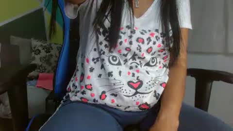 Snapshot of luzzy_cam chatting on 02-08-25, 01:00 luzzy I hope your visit and that we manage to get very hot online show from 02-08-25, 01:00