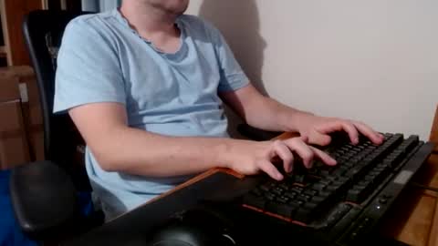 Snapshot of lxgxnd99 chatting on 12-31-24, 02:03 lxgxnd99 online show from 12-31-24, 02:03