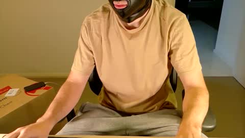 Snapshot of lxgxnd99 chatting on 02-12-26, 09:04 lxgxnd99 online show from 02-12-26, 09:04