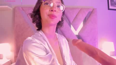 Lya Lee online show from 12-19-25, 08:49