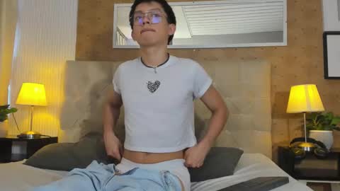 Lyan online show from 10-21-25, 07:47