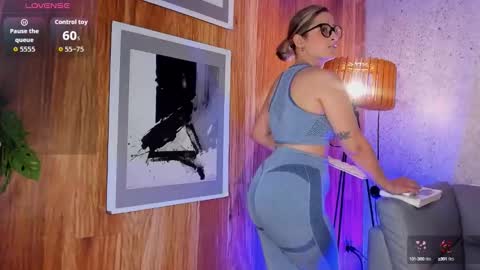 Snapshot of lyannaa_vega chatting on 09-28-25, 11:26 Lyana online show from 09-28-25, 11:26