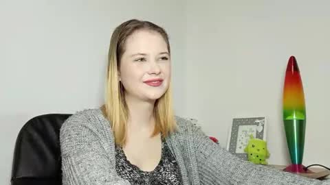 Snapshot of lydiasunny chatting on 10-07-25, 06:49 Lydia online show from 10-07-25, 06:49