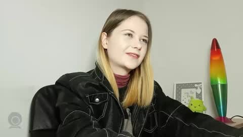 Snapshot of lydiasunny chatting on 10-30-25, 07:25 Lydia online show from 10-30-25, 07:25