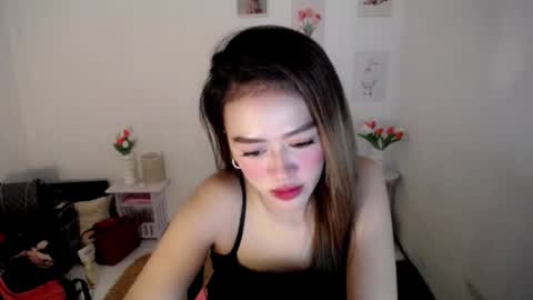 Snapshot of lyka1215 chatting on 07-30-26, 02:38 Lyka online show from 07-30-26, 02:38