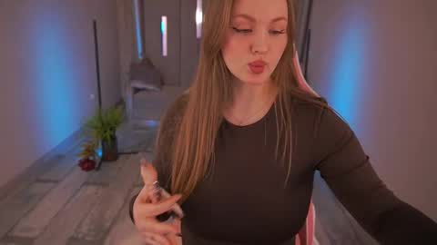 lylanimfa online show from 03-05-25, 10:00