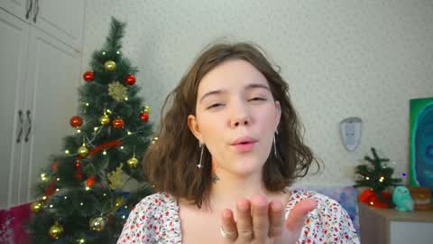 Snapshot of lyle_art chatting on 12-12-24, 03:21 hi im Lyle online show from 12-12-24, 03:21