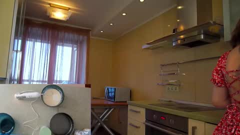 Snapshot of lyle_art chatting on 02-14-25, 06:23 hi im Lyle online show from 02-14-25, 06:23