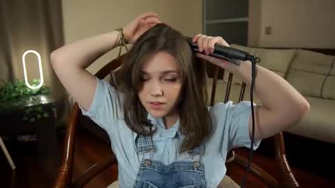 Snapshot of lyle_art chatting on 03-01-25, 03:05 hi im Lyle online show from 03-01-25, 03:05