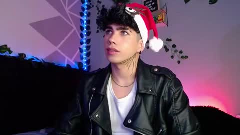 Lyle Bennett Freelance Model online show from 12-08-24, 10:19