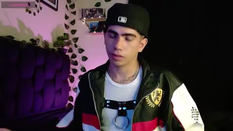 Lyle Bennett Freelance Model online show from 02-07-25, 02:04