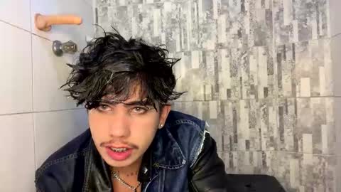 Lyle Bennett Freelance Model online show from 09-22-25, 03:30