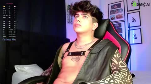 Lyle Bennett Freelance Model online show from 12-04-25, 12:03