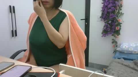 lyli_99 online show from 11-25-25, 02:55