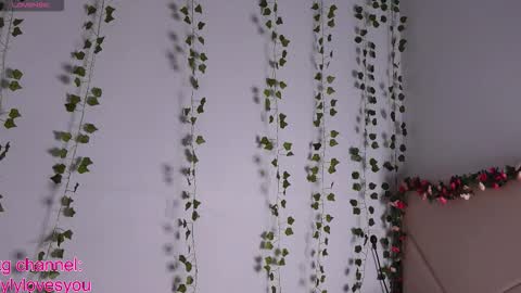 Lyly   online show from 09-12-25, 07:41