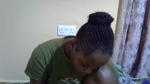 lyn_anna online show from 10-13-25, 07:52